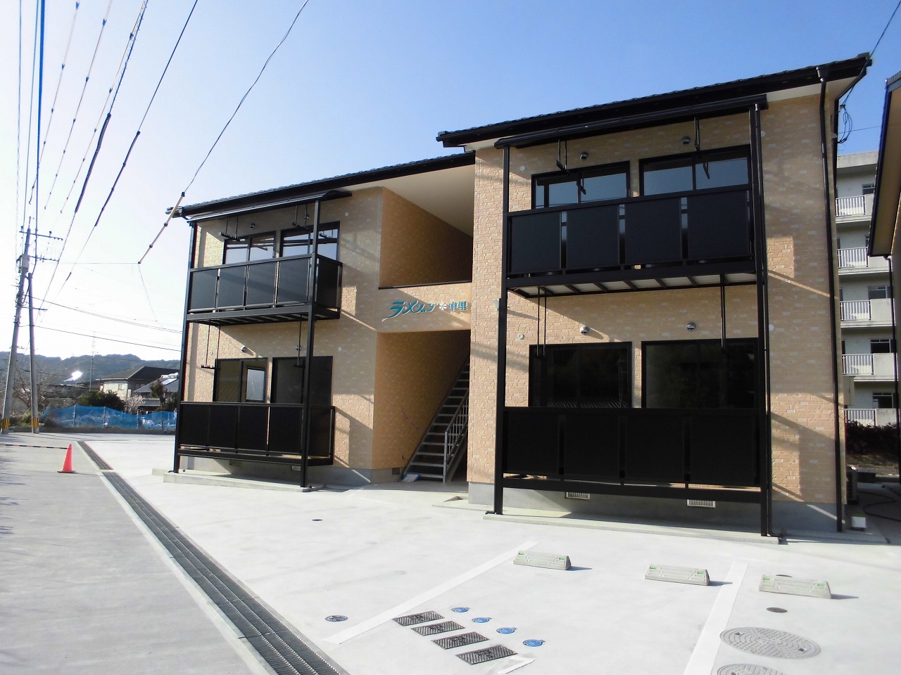 ラ・メゾン中里　A202　2LDK