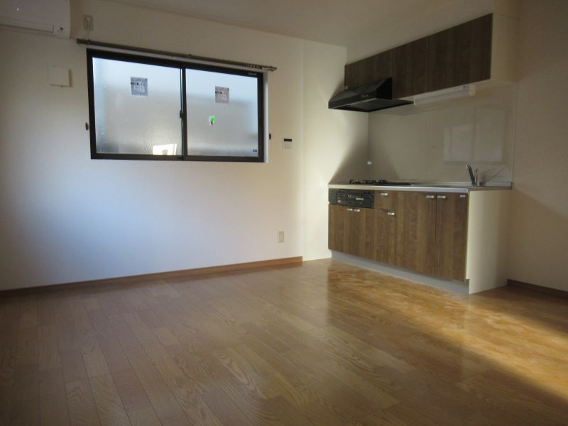 ラ・メゾン黒髪Ⅲ　101　2LDK