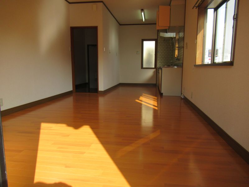 コンフォート日宇 202 2LDK