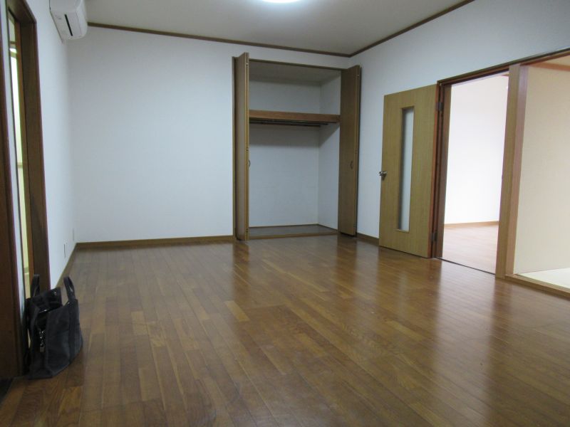 ラ・メゾン山口Ⅱ 102 2LDK