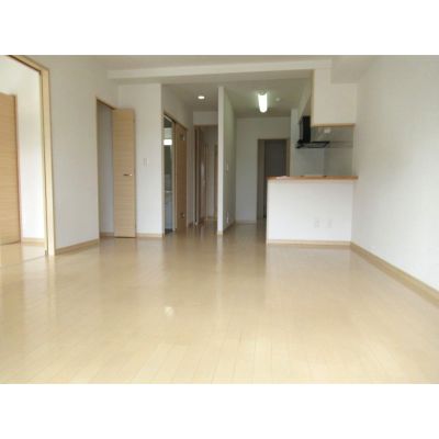 ルメルシエ　206　2LDK